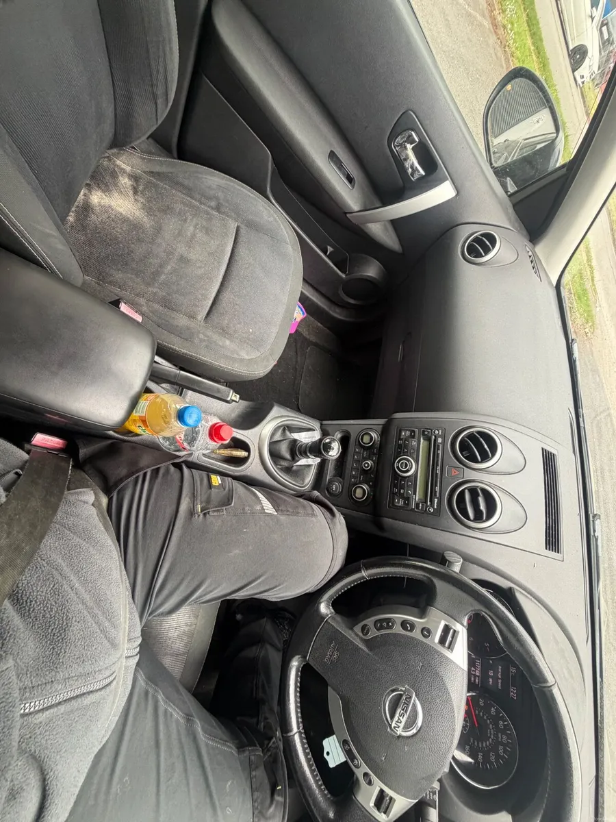 Nissan Qashqai 2010 - Image 3