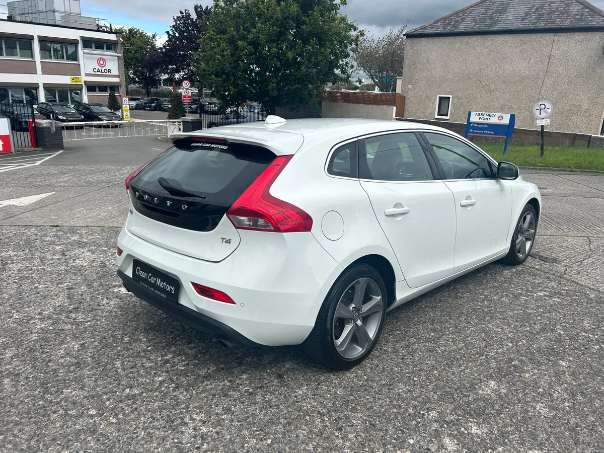 VOLVO V40 2015 AUTO HIGH SPEC T4 - Image 5