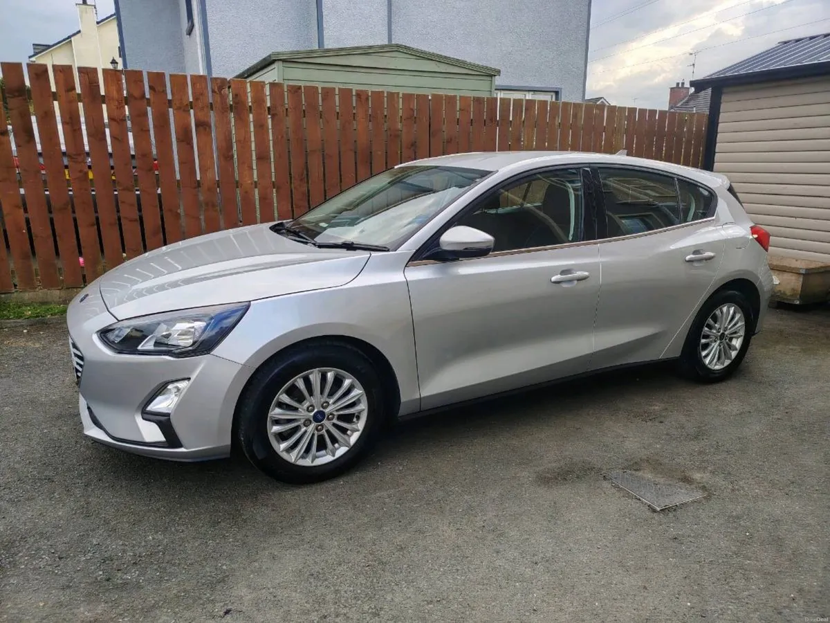 Ford Focus 1.0 Titanium edition - Image 1
