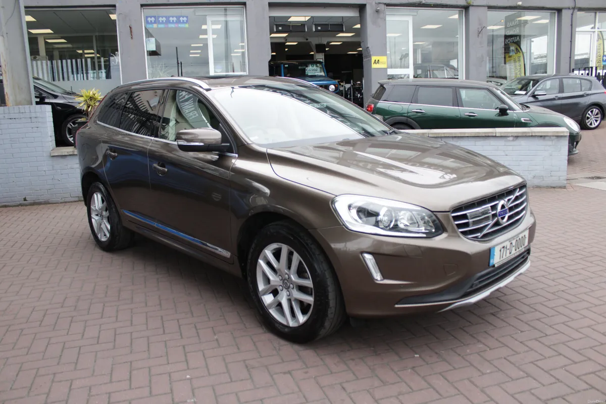 2017 VOLVO XC60 INSCRIPTION 5DR AUTO ESTATE - Image 1