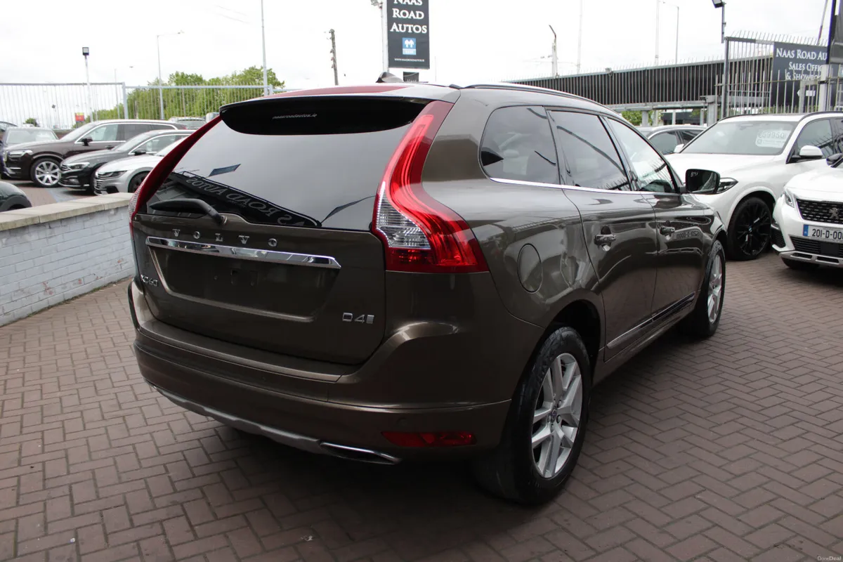 2017 VOLVO XC60 INSCRIPTION 5DR AUTO ESTATE - Image 4