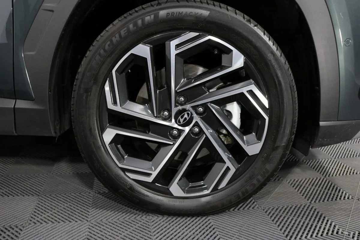 Hyundai Tucson PLUG IN HYBRID PLATINUM 1.6L PETROL - Image 4