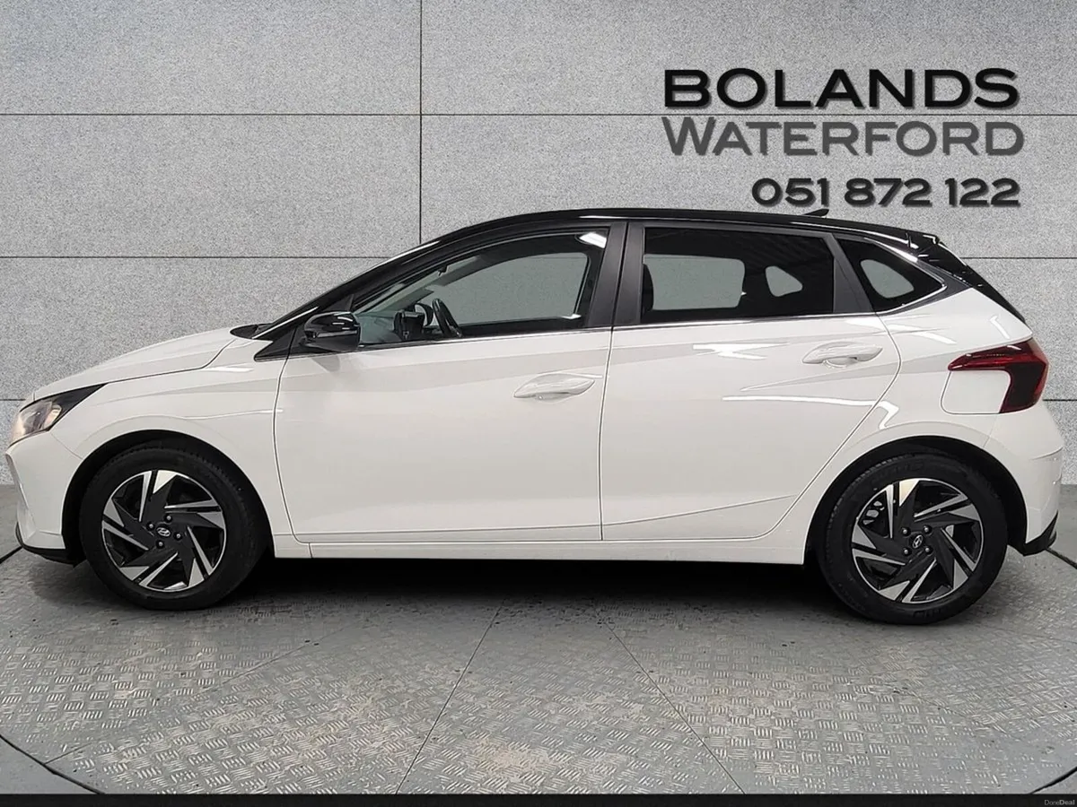 Hyundai i20 1.2 Launch Edition 2 Tone Roof Finance - Image 4