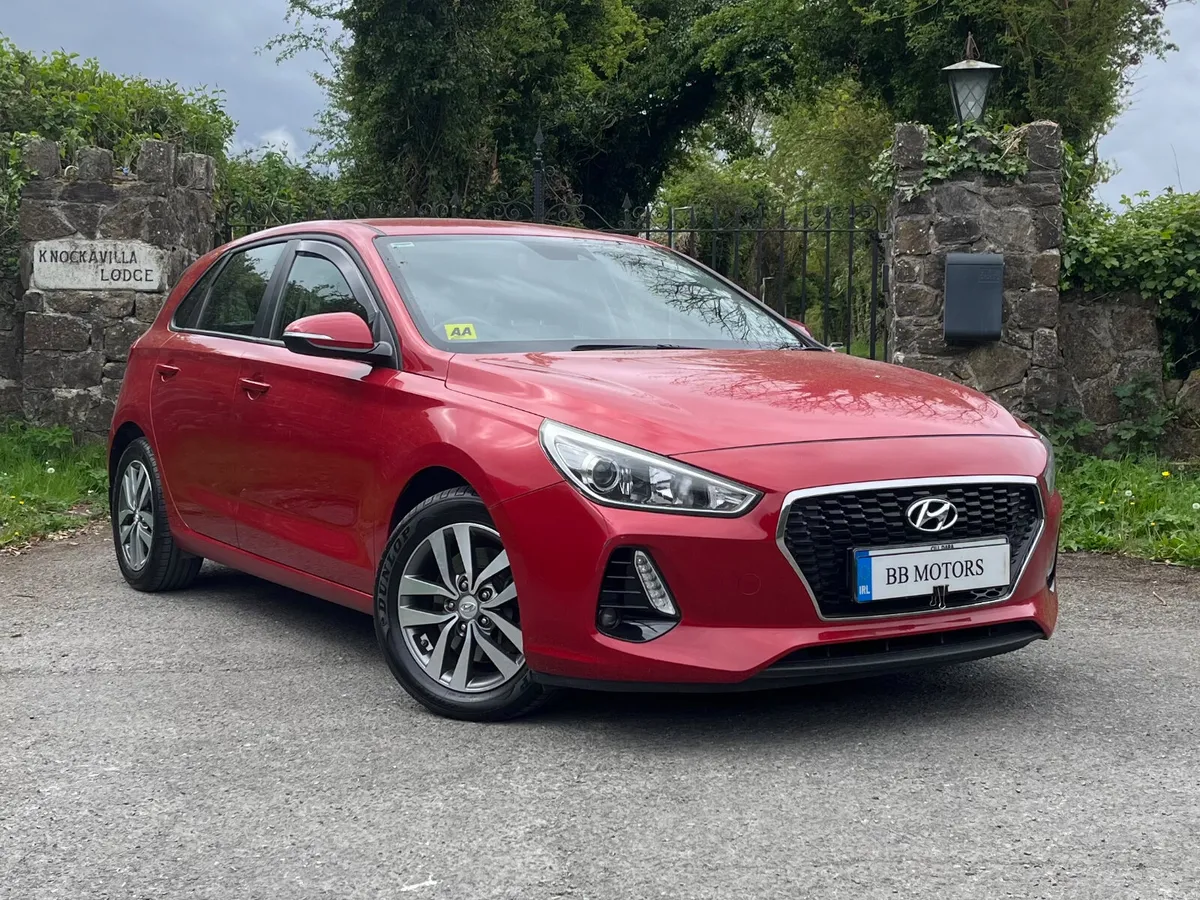Hyundai i30 1.4 Petrol Deluxe - Image 2