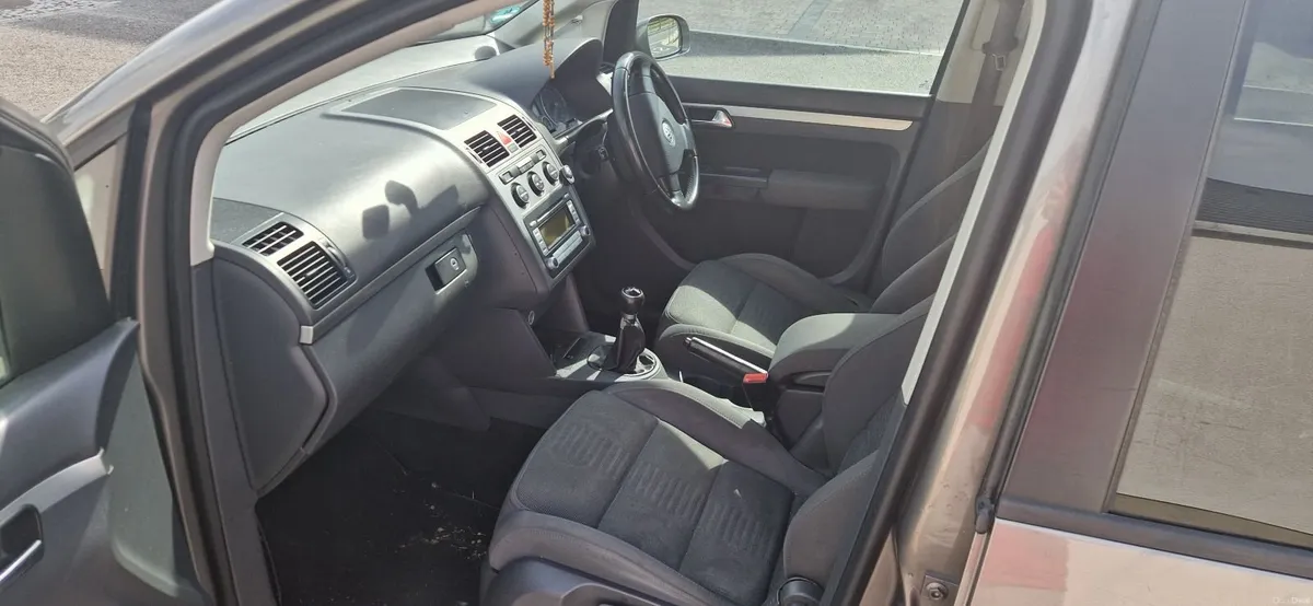 2007 Volkswagen Touran 1.9 tdi Highline - Image 2