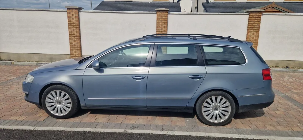 2010 Volkswagen Passat DSG - Image 1