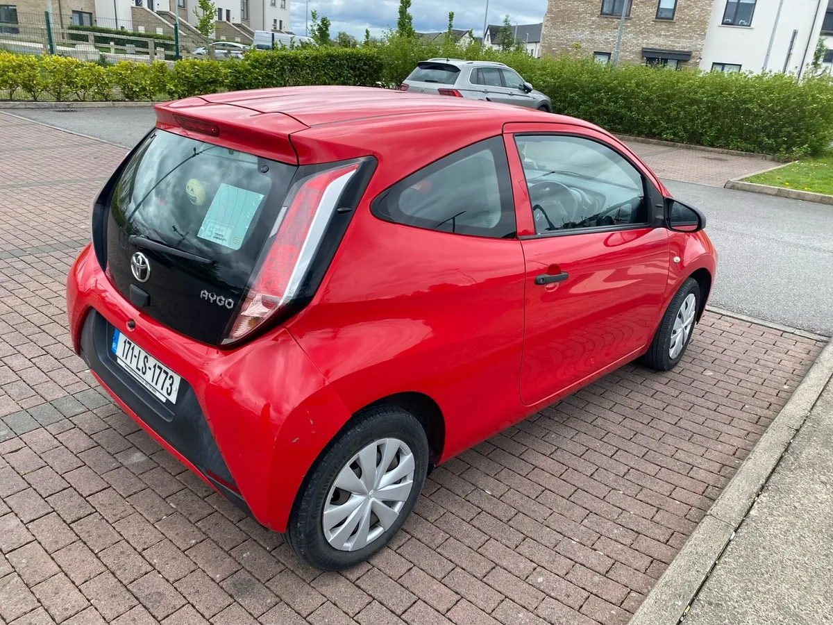 Car - Image 2
