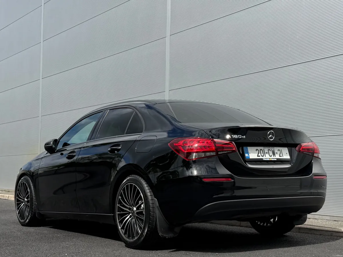 Mercedes-Benz A180d Auto Night Edition - Image 3