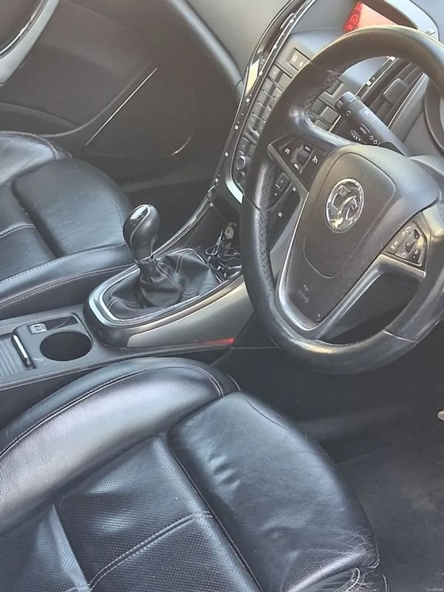 2011 Vauxhall Astra - Image 1