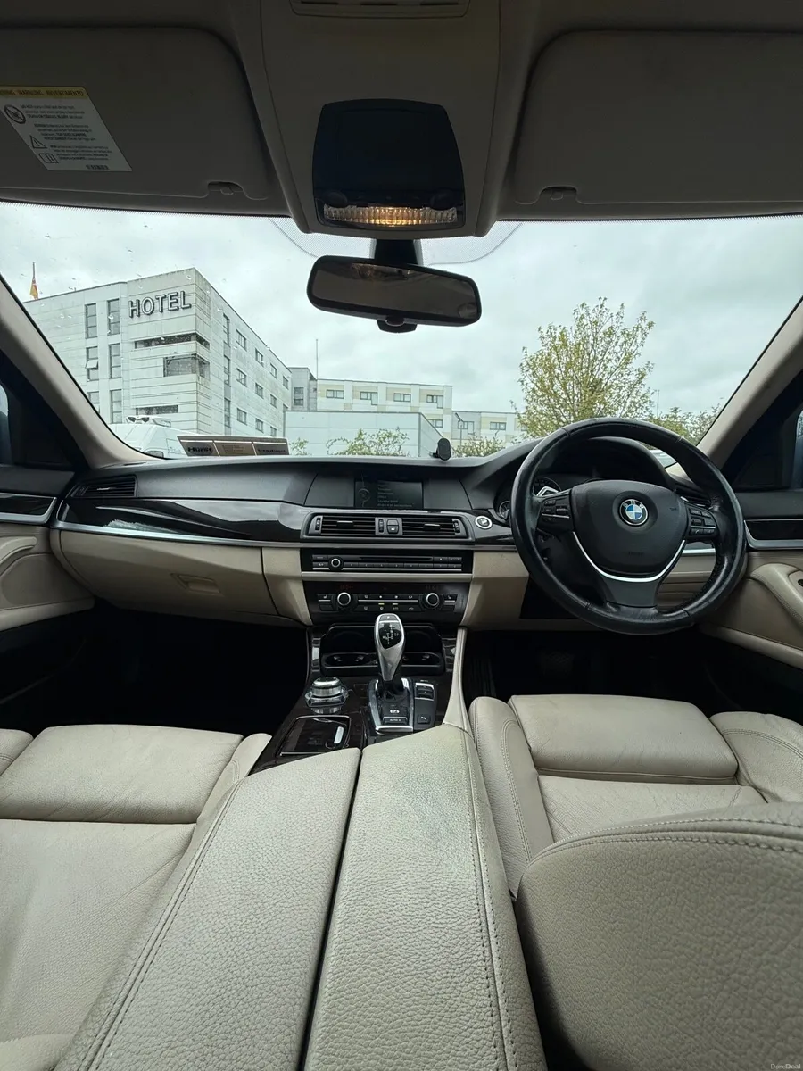 BMW 5-Series 2011 - Image 3