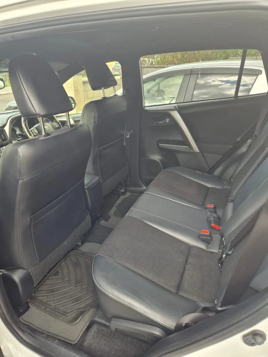 Toyota RAV4 2017 - Image 4