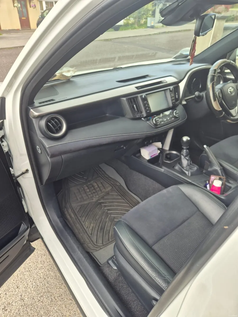 Toyota RAV4 2017 - Image 3