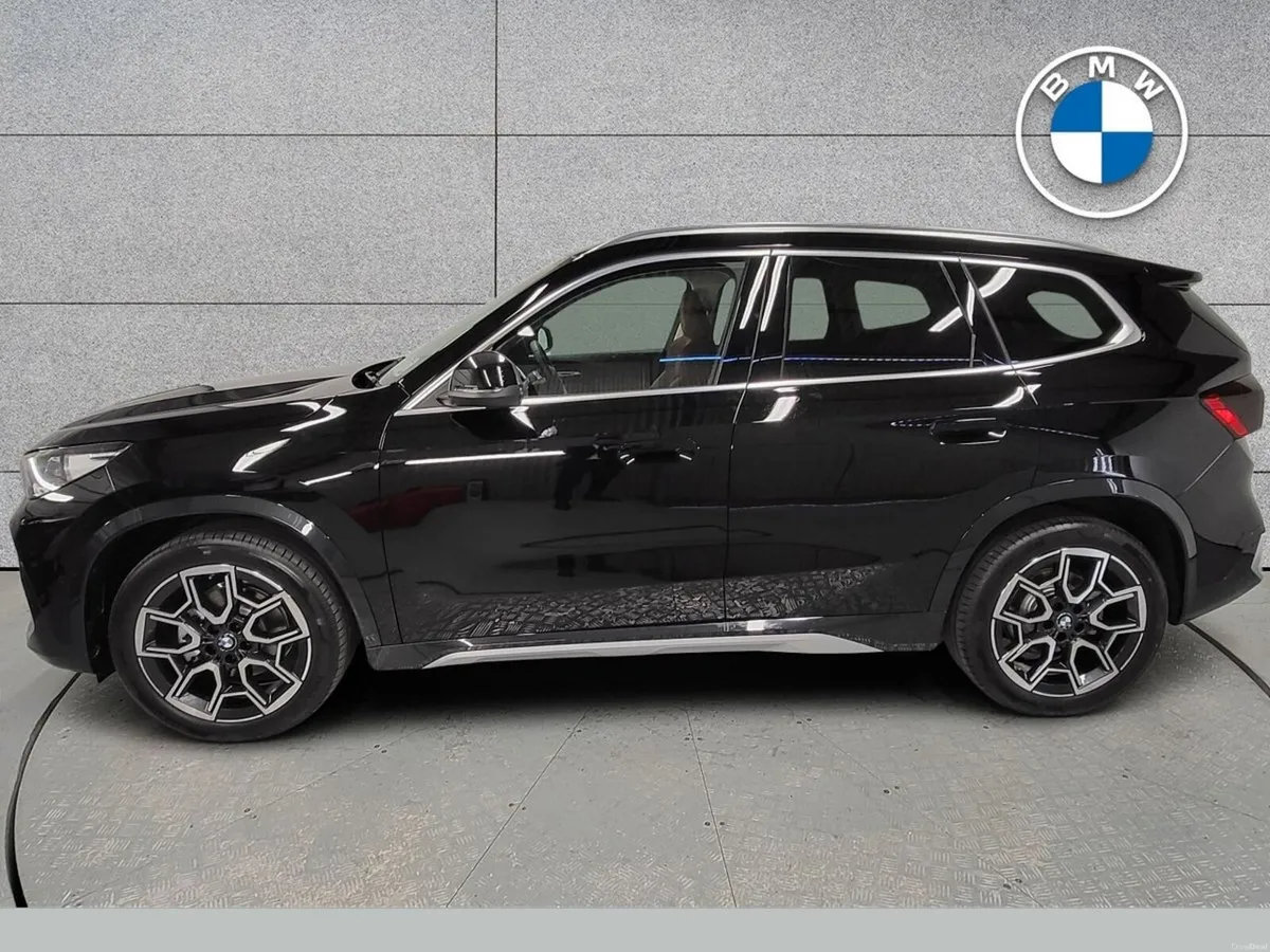 BMW iX1 eDrive20 xLine - Image 4