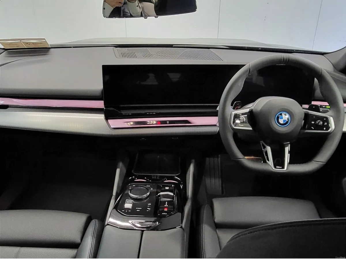 BMW 5-Series 530e M Sport - Image 4
