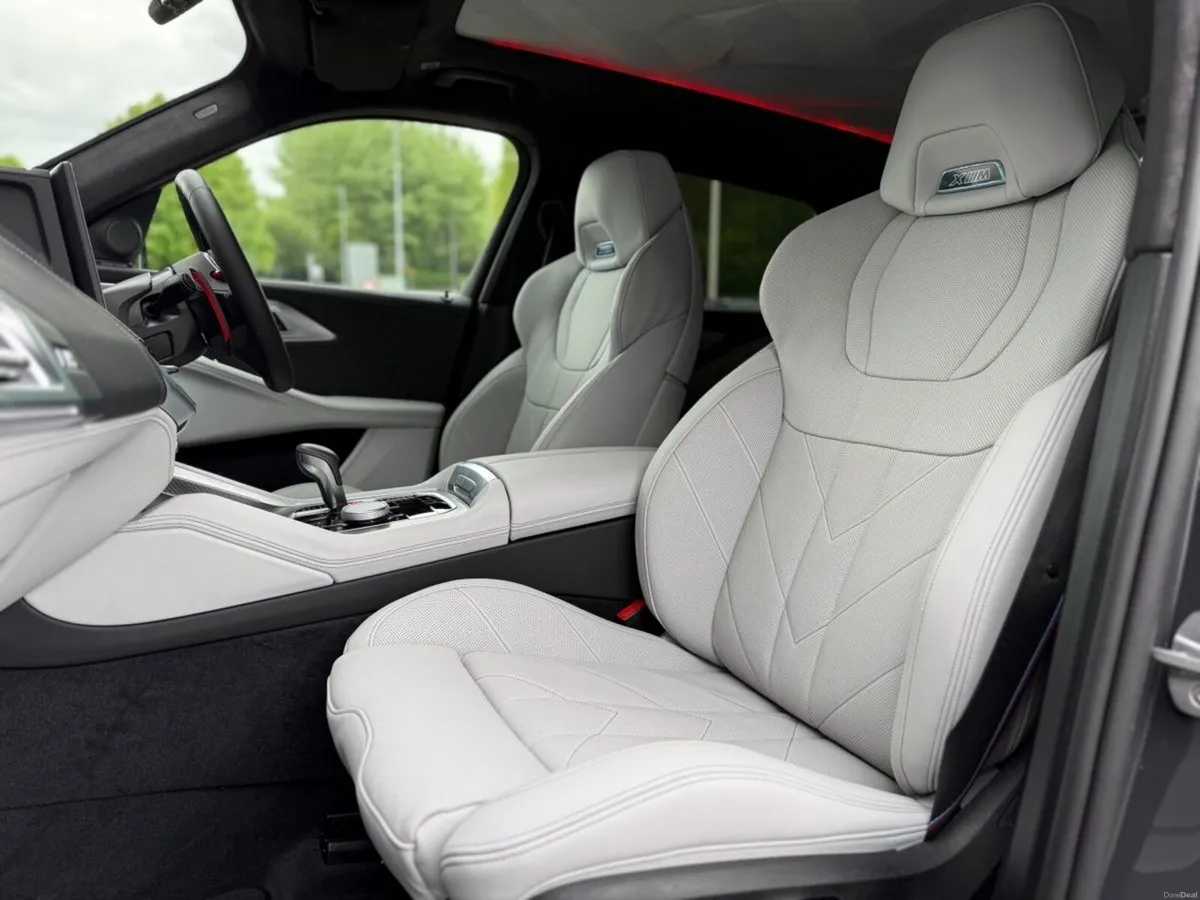 BMW XM 50e - Image 6