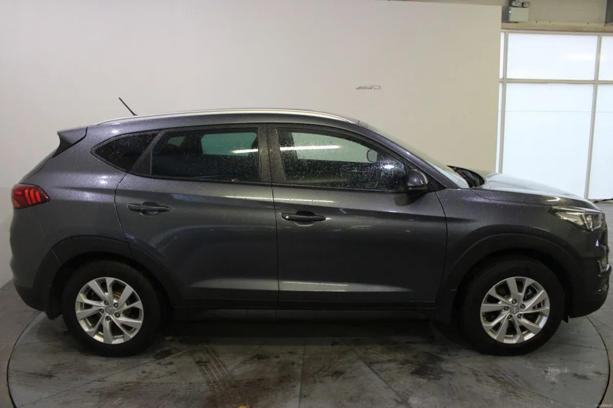 Hyundai Tucson 2WD Comfort Plus 1.6DSL - TENDER 9 - Image 4