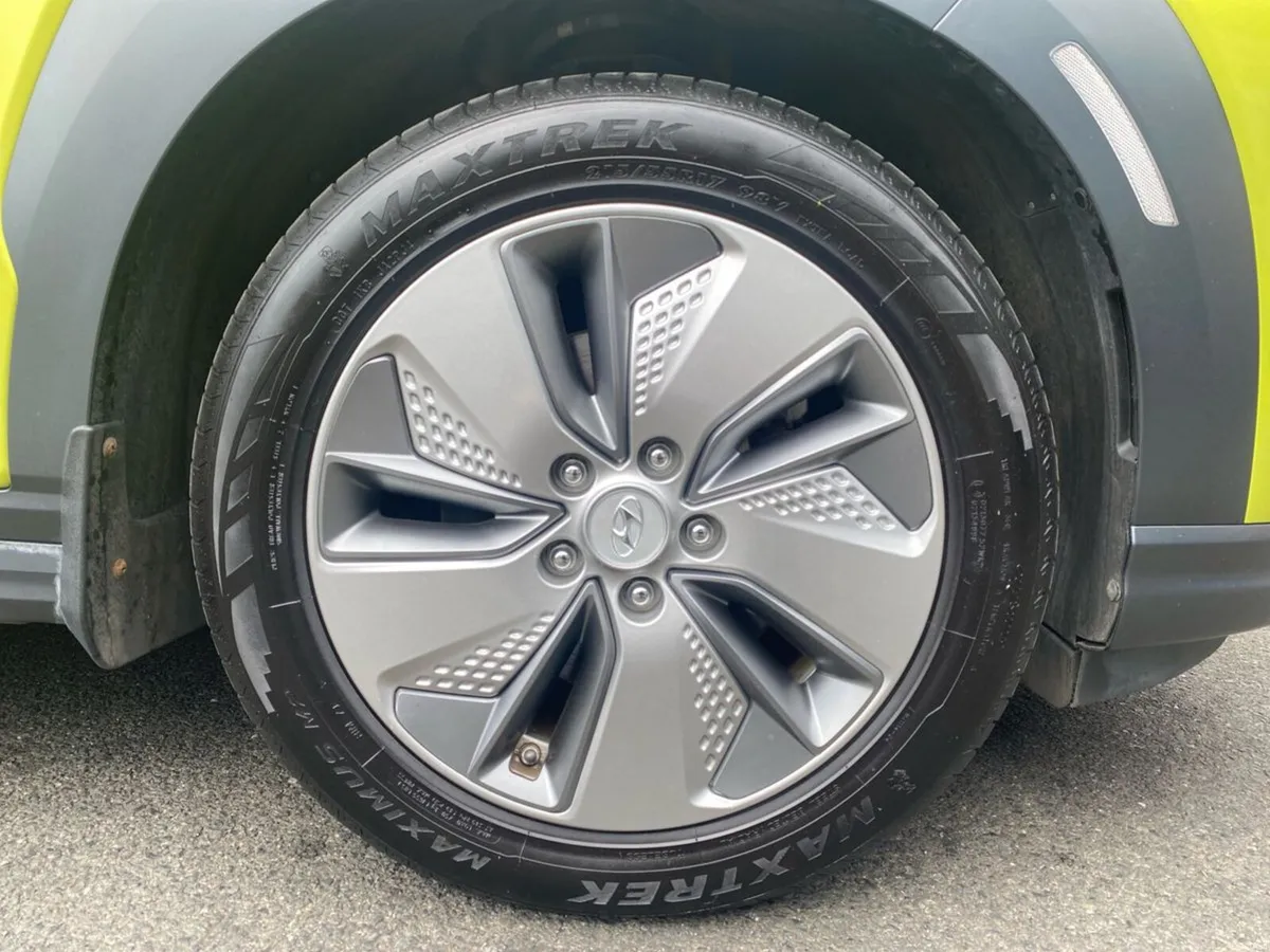 Hyundai KONA Kona EV 64 kWh - Image 5