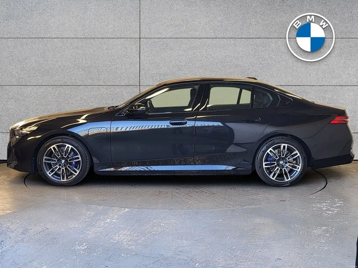 BMW 5-Series 530e M Sport - Image 4