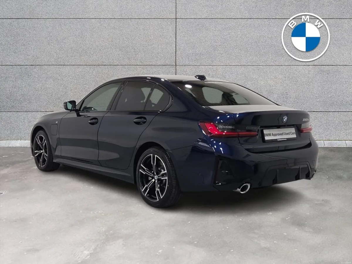 BMW 3-Series 2.0 - Image 3