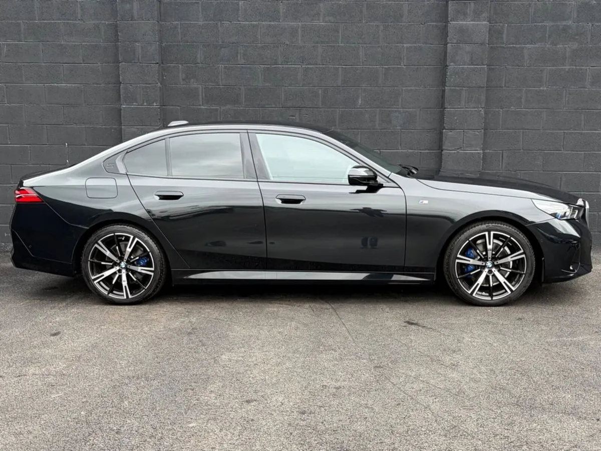 BMW 5-Series 520i MSport (MHT) - Image 4
