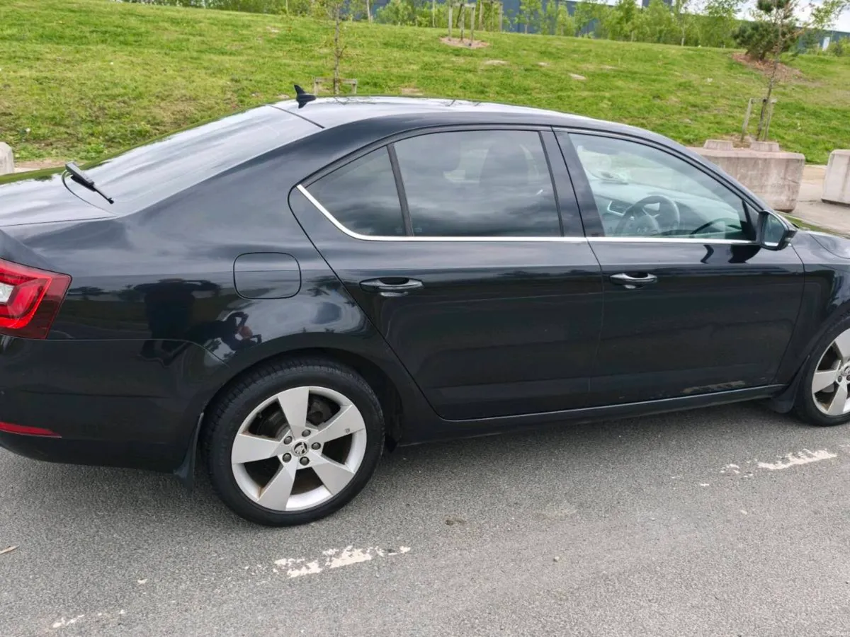 Skoda Octavia Diesel 2018 - Image 2
