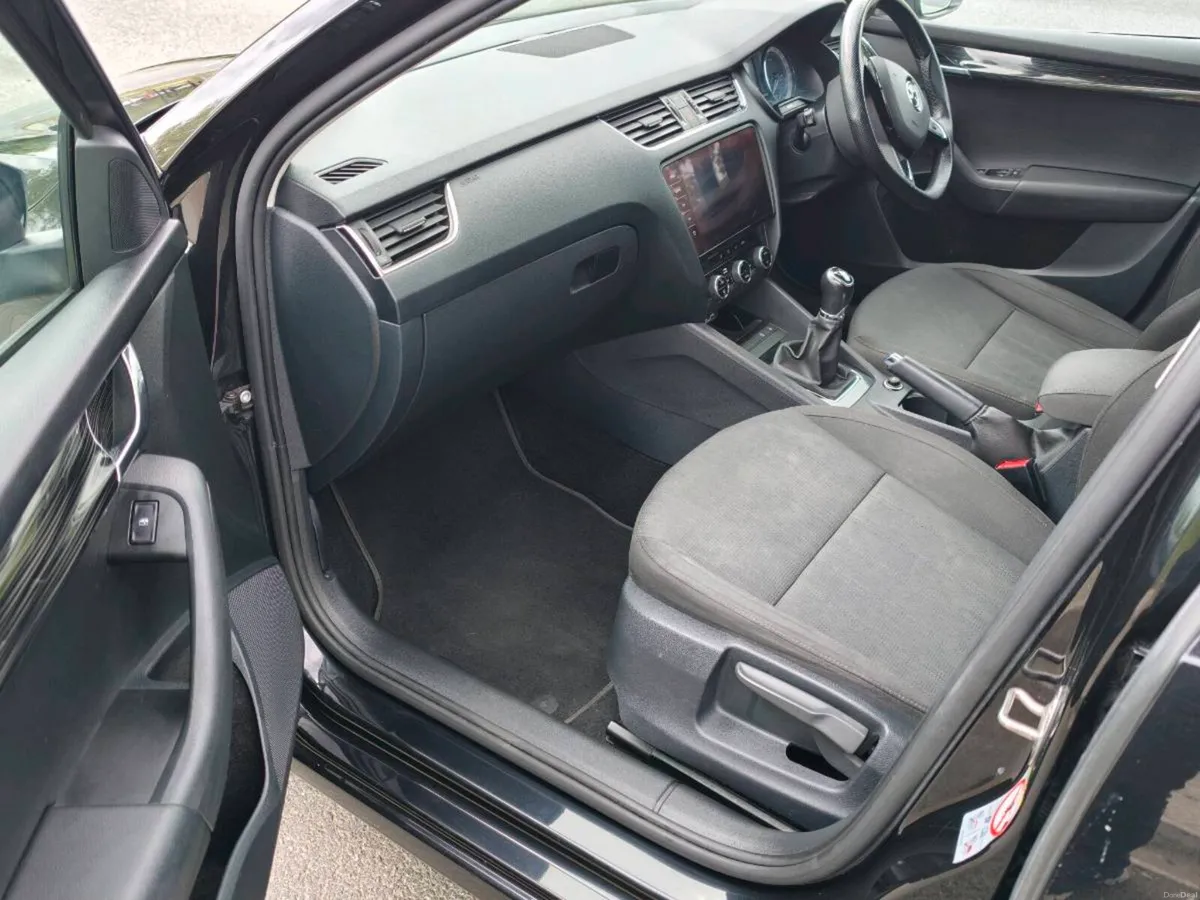 Skoda Octavia Diesel 2018 - Image 4