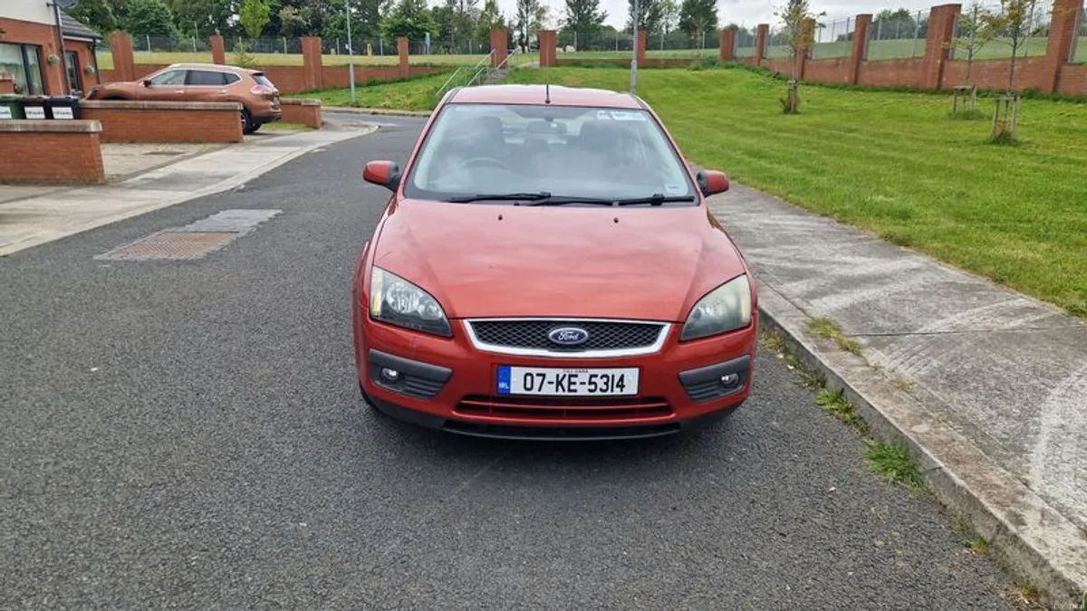 2007 Ford Focus - Image 2