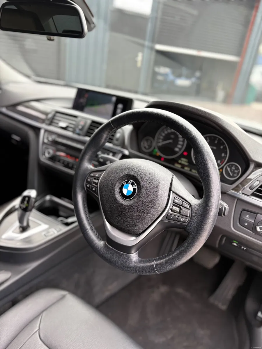 BMW 320D Luxury Automatic 2015 Low Km - Image 4
