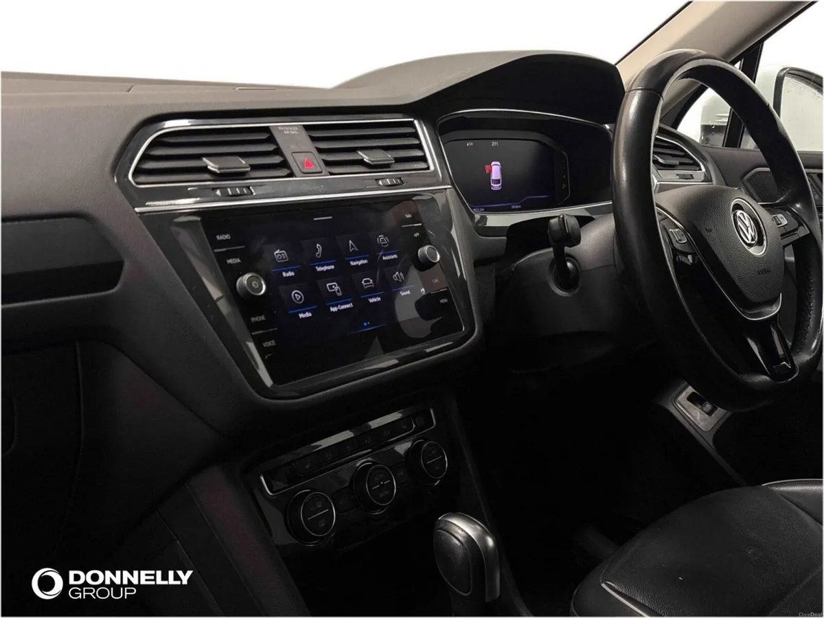 Volkswagen Tiguan Allspace Diesel Estate SEL - Image 2