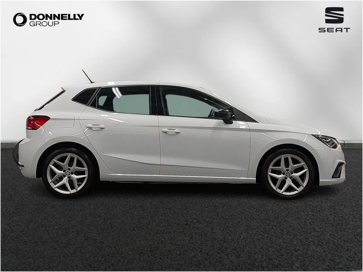 SEAT Ibiza Hatchback FR - Image 4