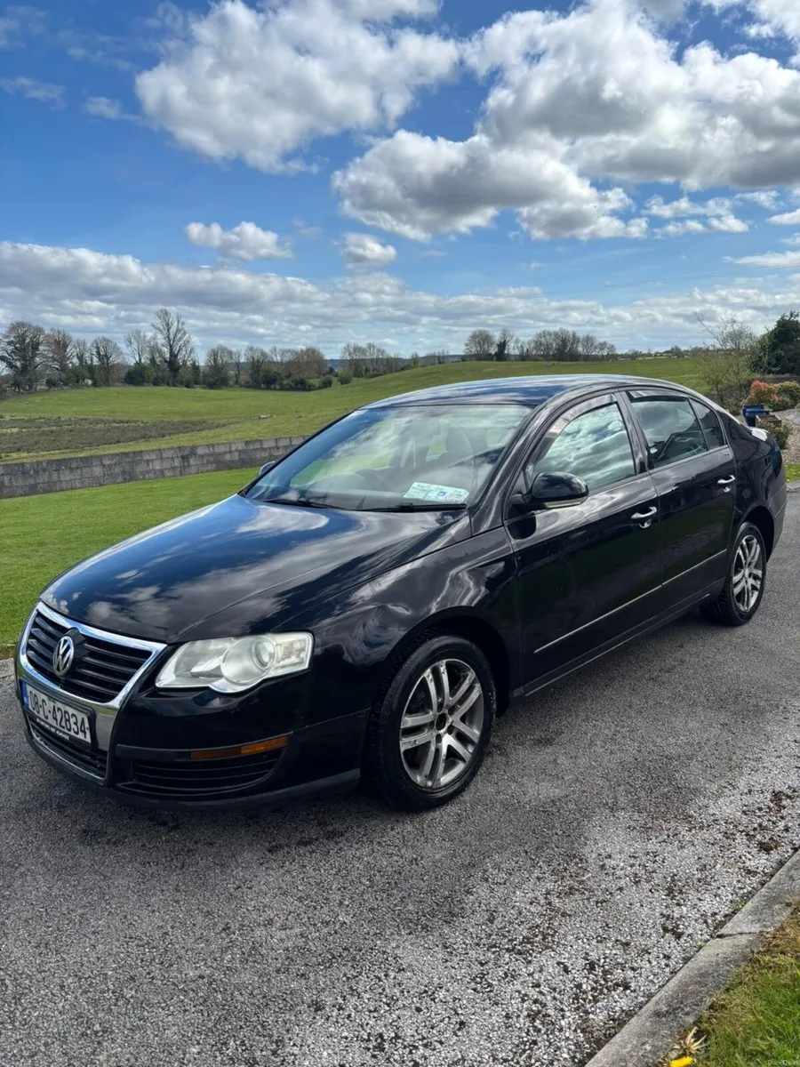 Volkswagen Passat 2008 - Image 2