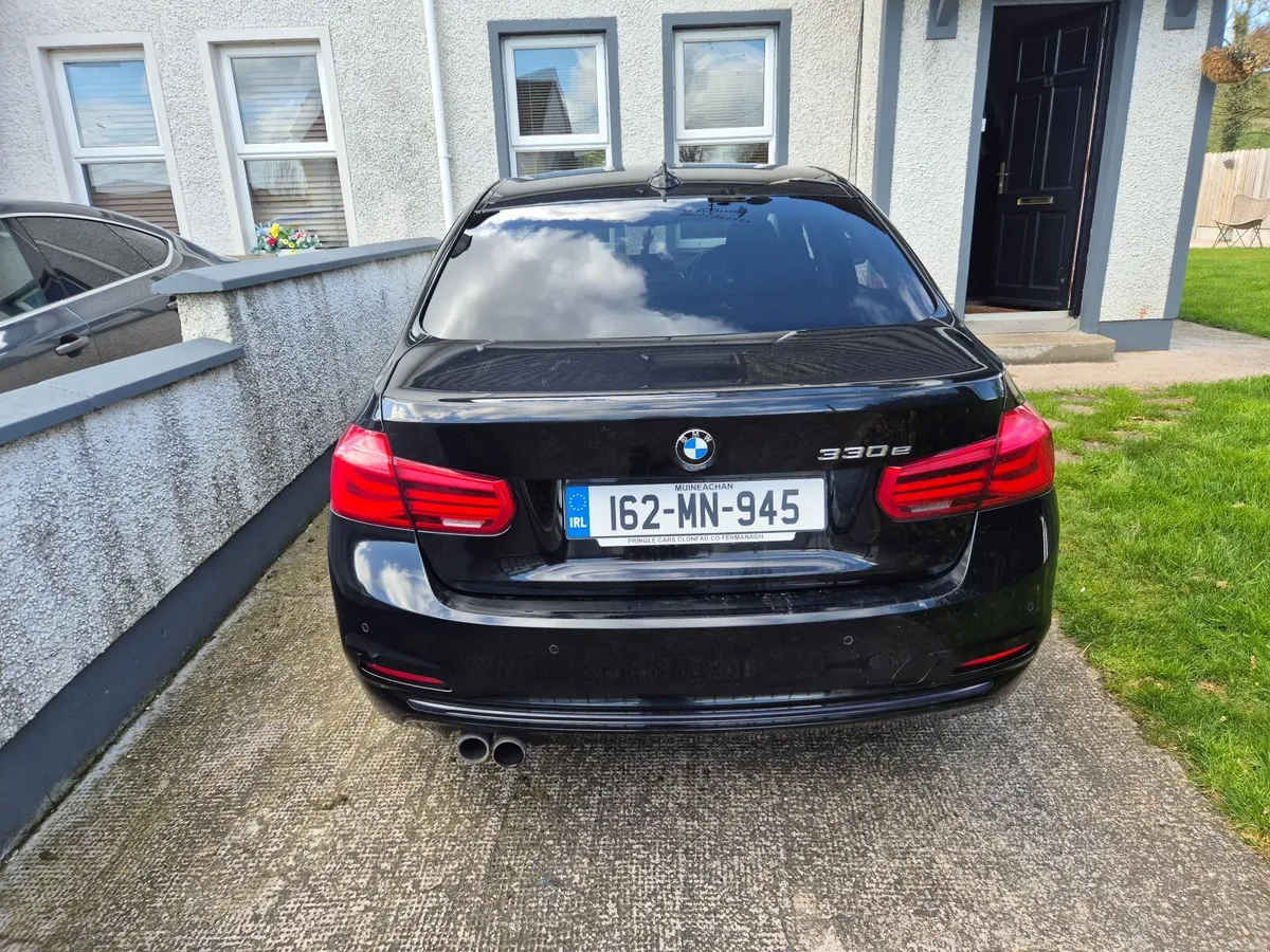 BMW 330e 3 Series – 252BHP – Excellent Condition - Image 3