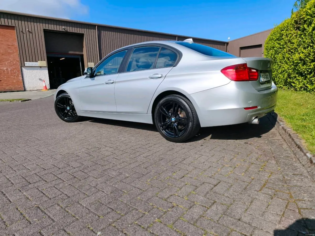 BMW 3 Series 316D - Image 3