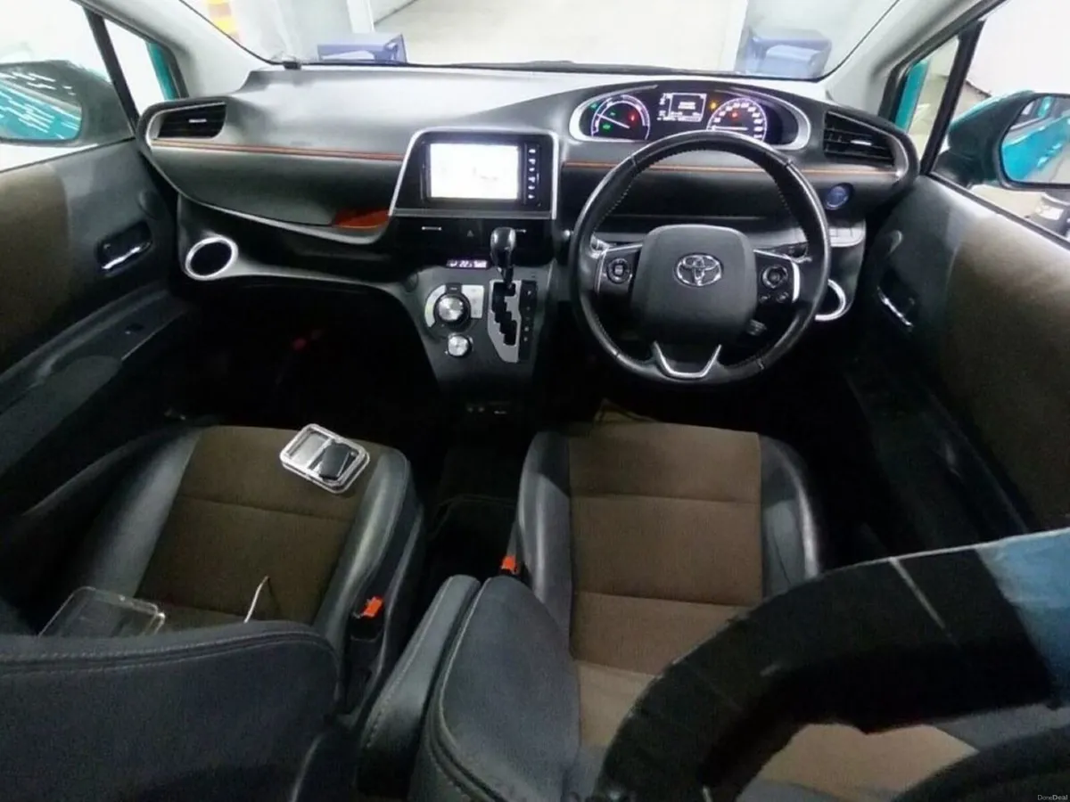 Toyota Sienta 1.5 HYBRID 7 SEATER - BLACK/BROWN HA - Image 3