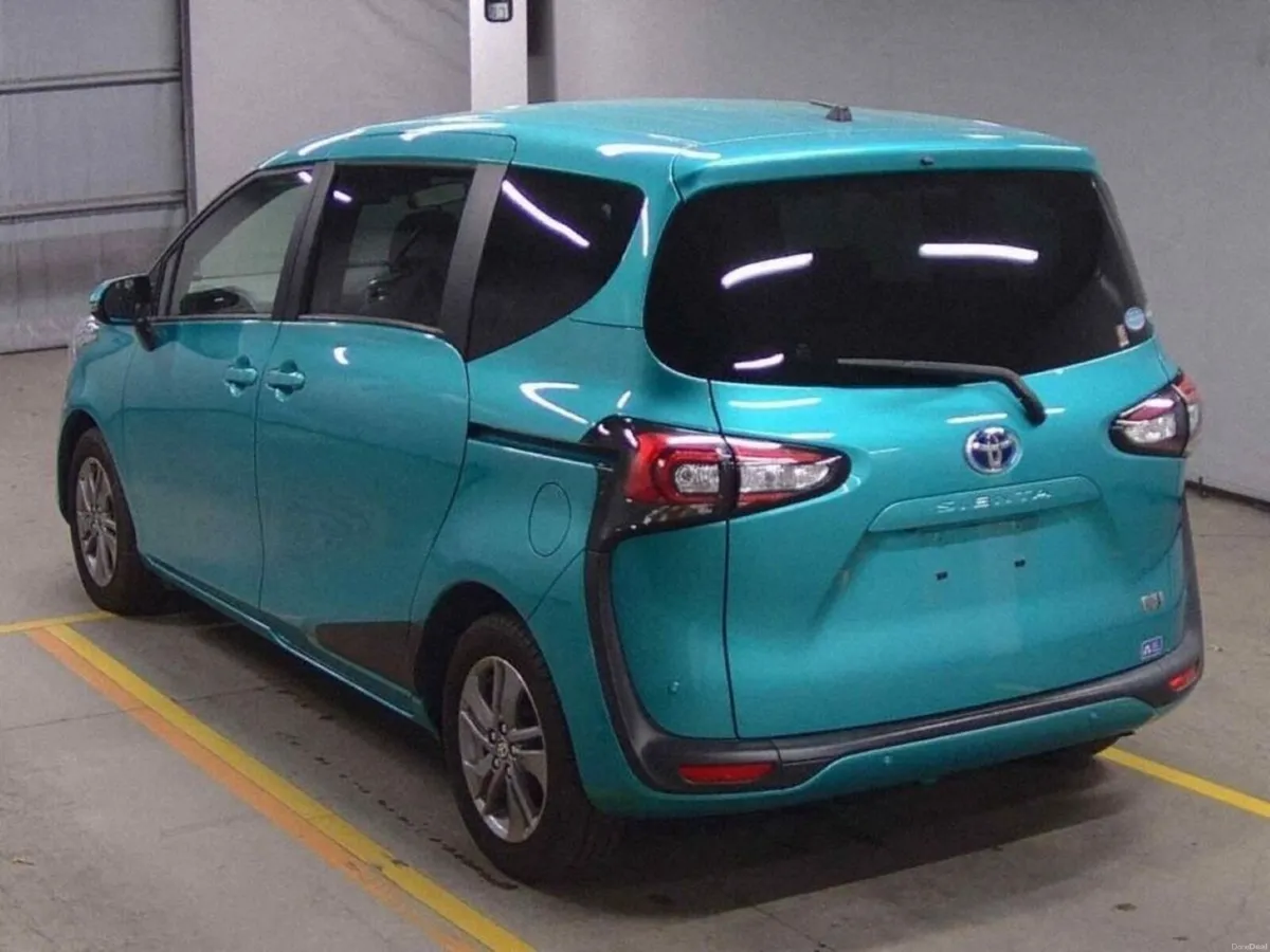 Toyota Sienta 1.5 HYBRID 7 SEATER - BLACK/BROWN HA - Image 2
