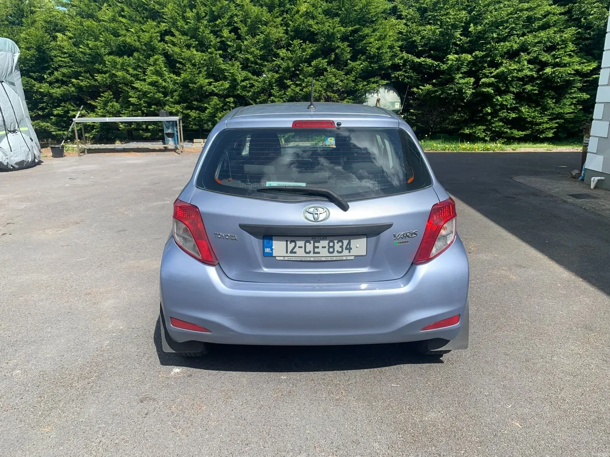 Toyota Yaris 2012 - Image 2