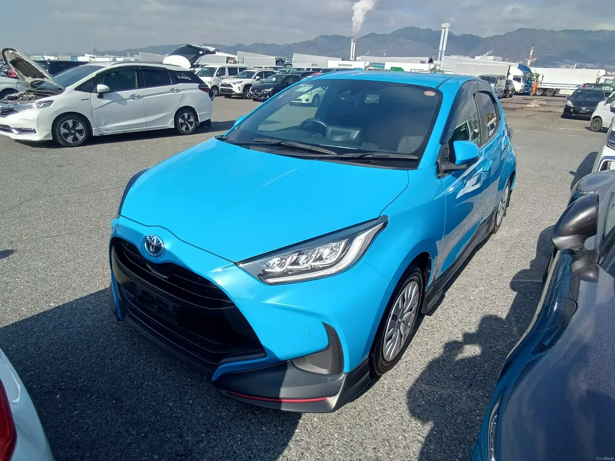 Toyota Yaris Hybrid - Image 2