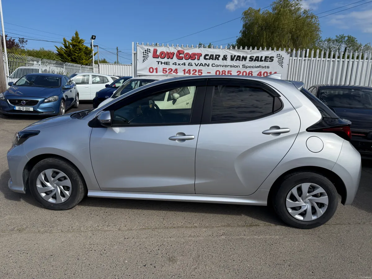 ///2021 TOYOTA YARIS 1.0 ///Automatic ///petrol - Image 1