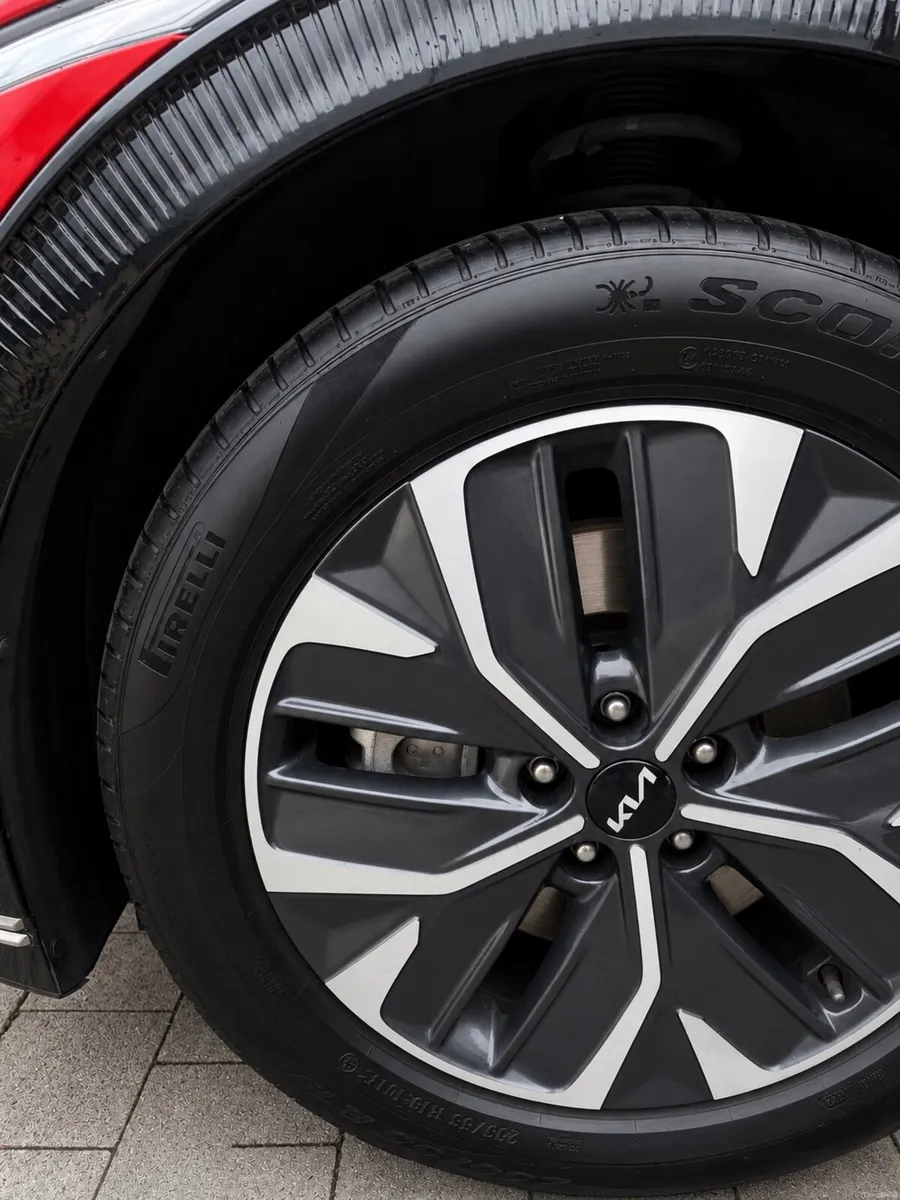 KIA EV6 - Image 2