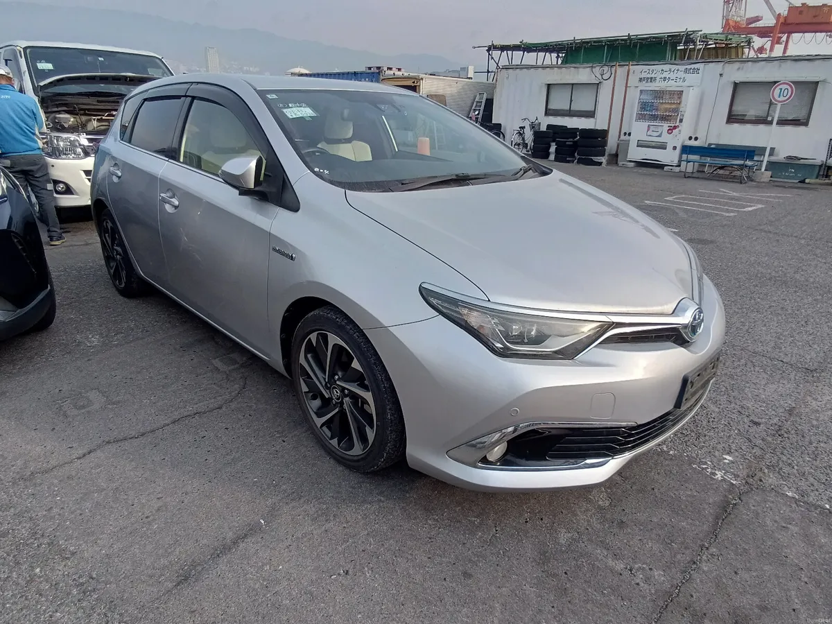 2016 Toyota Auris Hybrid Automatic - Image 1