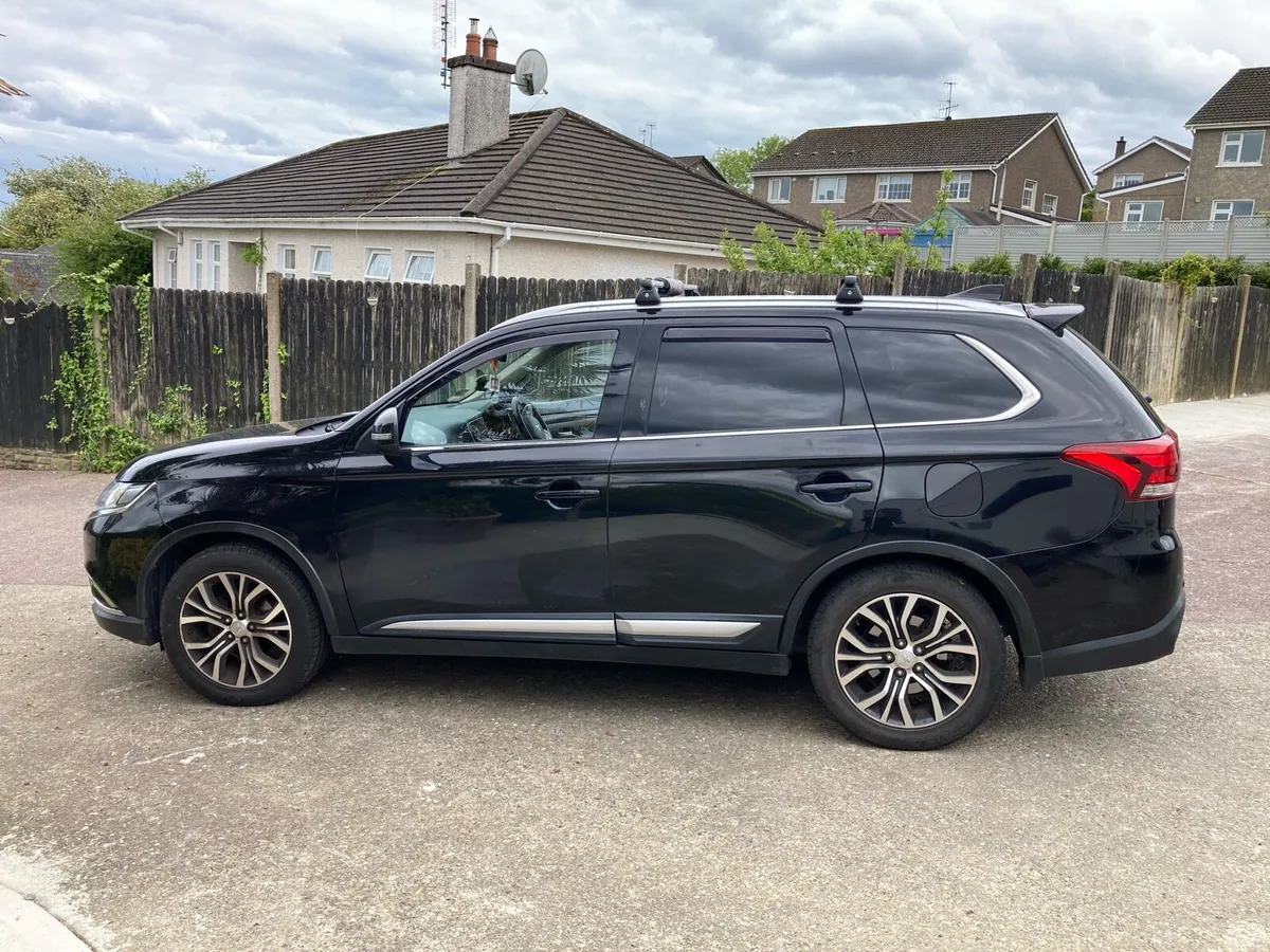 Mitsubishi Outlander 4WD ,7seats, 2.3lD Towbar, - Image 3