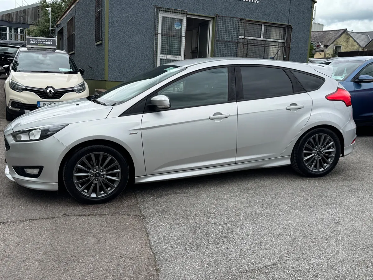 Ford Focus ST-Line only 75000 kms Diesel - Image 1