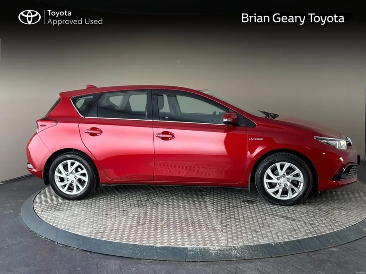 Toyota Auris HYBRID LUNA - Image 3
