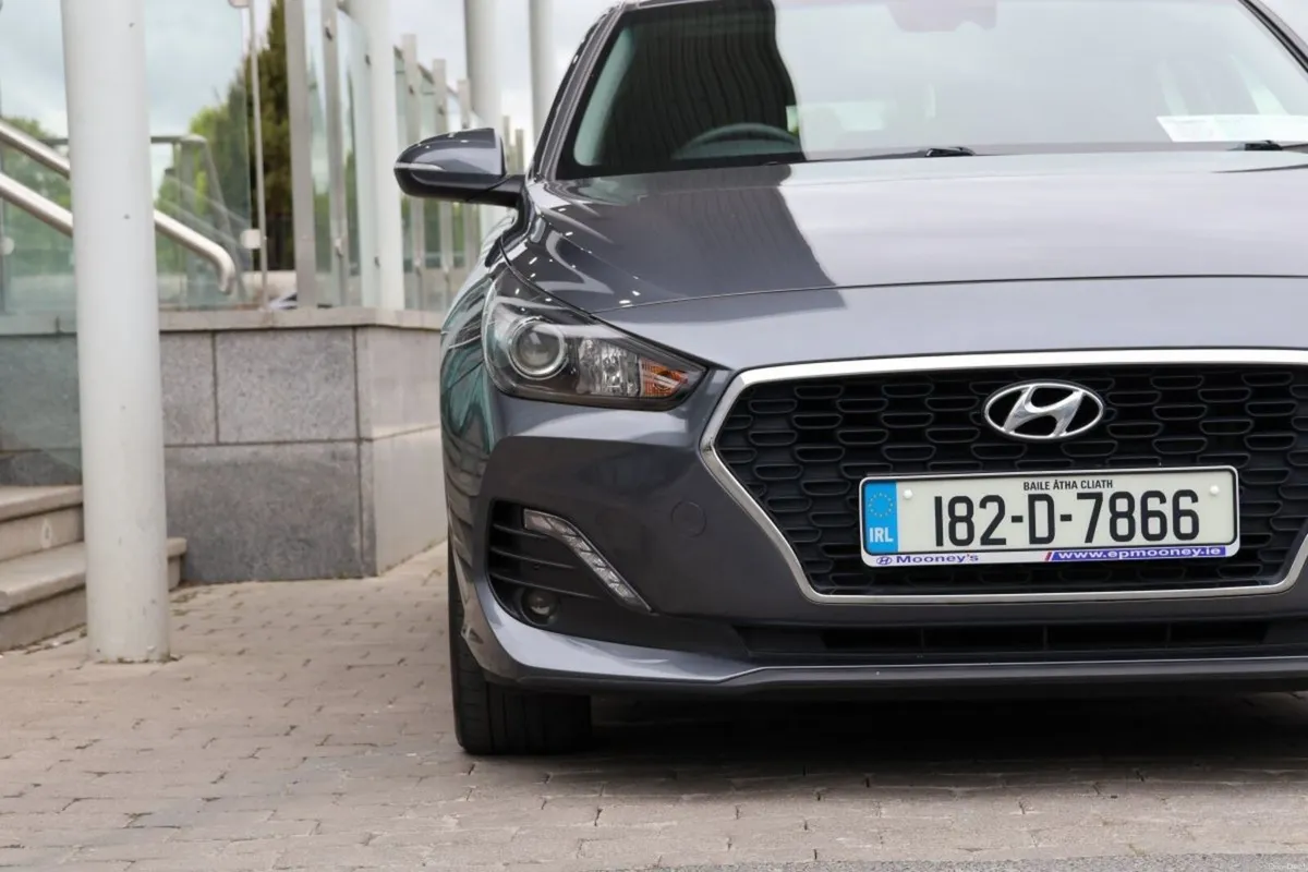 Hyundai i30 1.0 T-GDI Fastback - Image 3