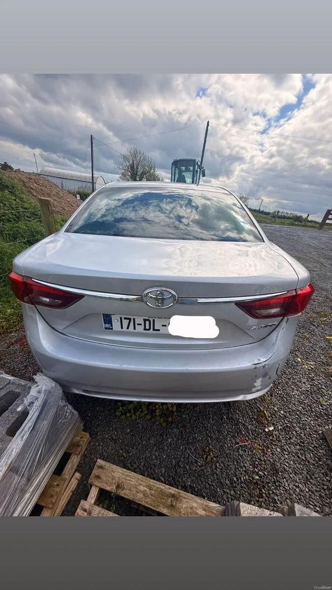 171 2lL Toyota Avensis - Image 1
