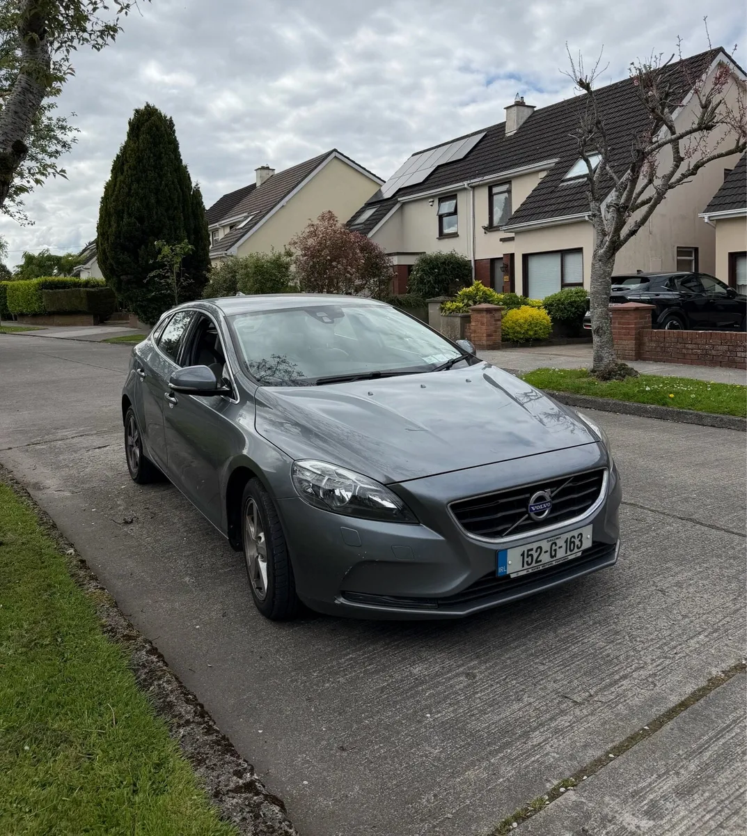 2015 Volvo V40 D2 1.6 diesel |NCT 10/26 & Tax 8/26 - Image 1