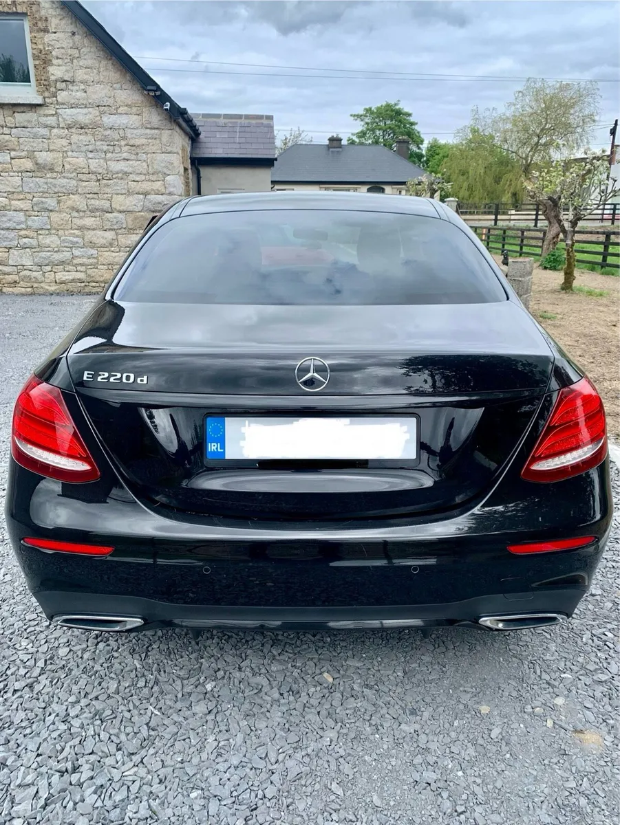 Mercedes Benz E220 AMG Line - Image 4