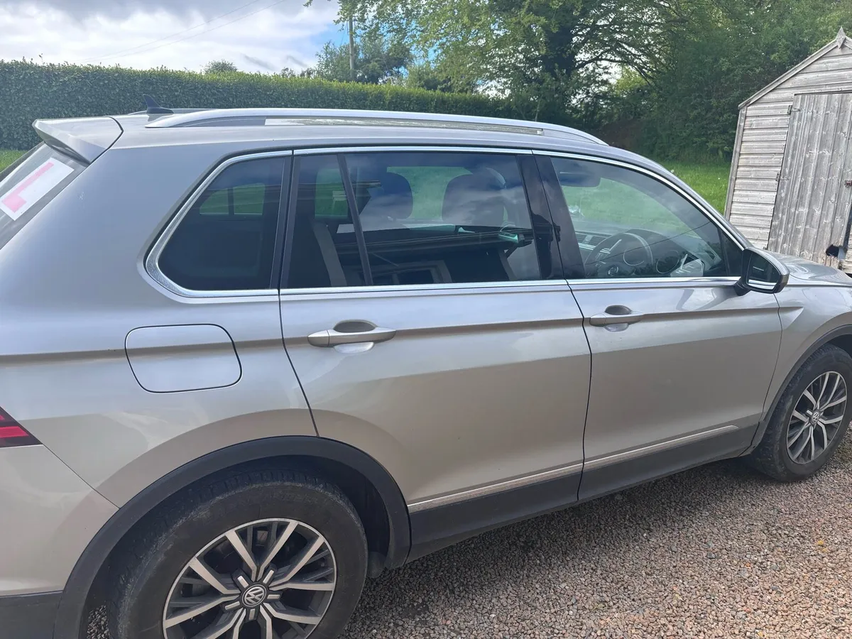 Volkswagen Tiguan - Image 2