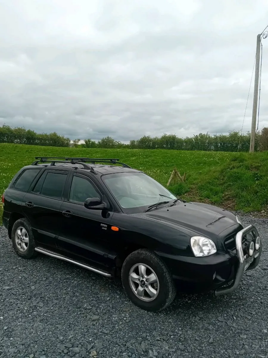 Hyundai Santa Fe SUV Diesel Jeep - Image 1
