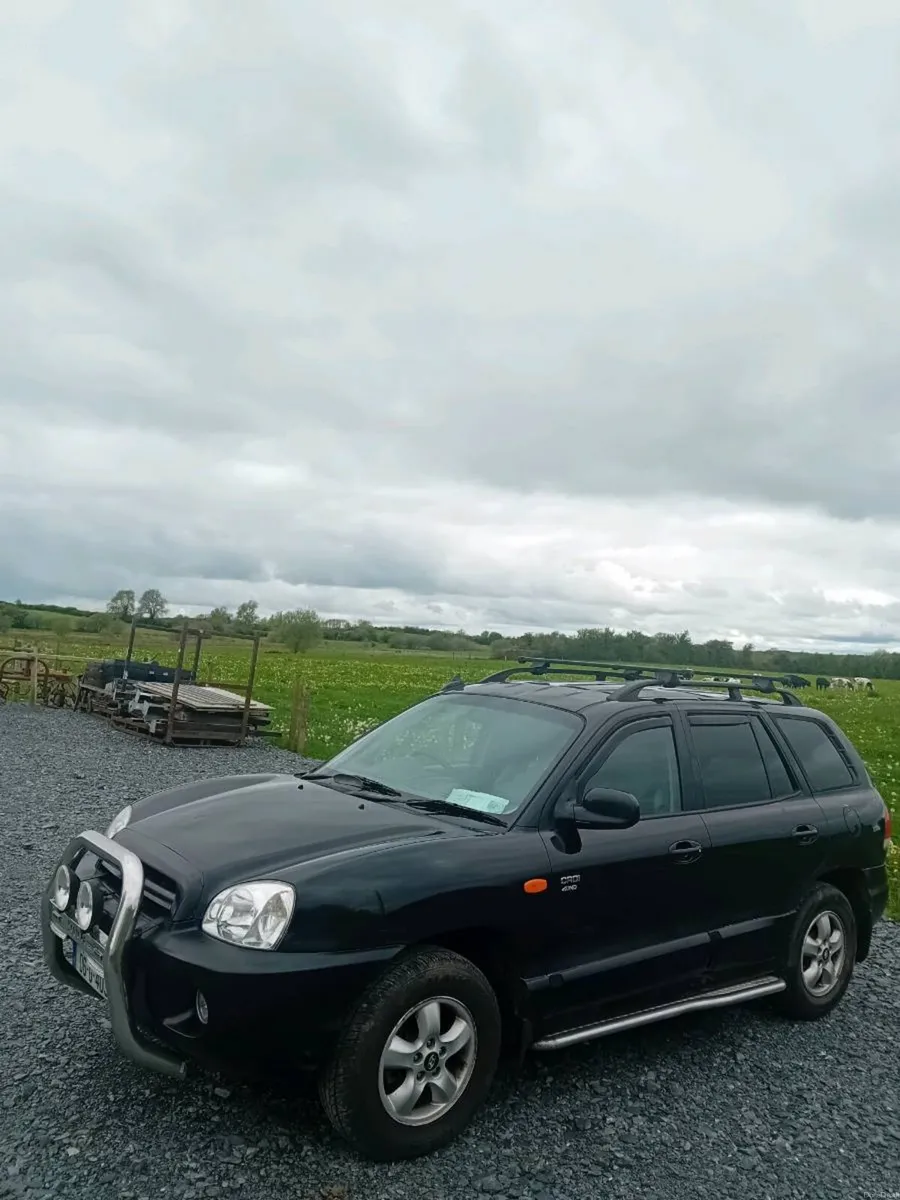 Hyundai Santa Fe SUV Diesel Jeep - Image 3